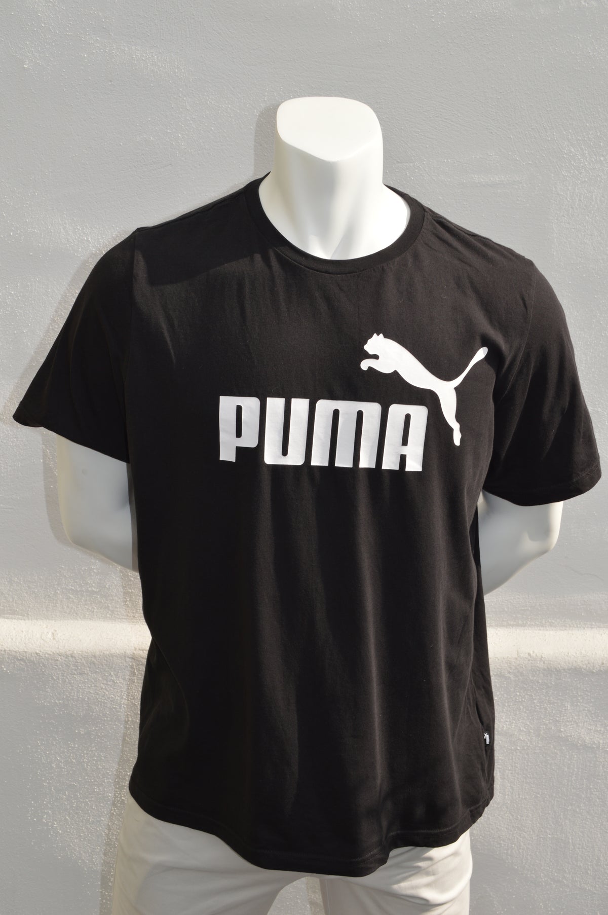 PUMA Essentials No. 1 Logo Herren T-Shirt Schwarz – Größe XL (Relaxed Fit, 100% Baumwolle)