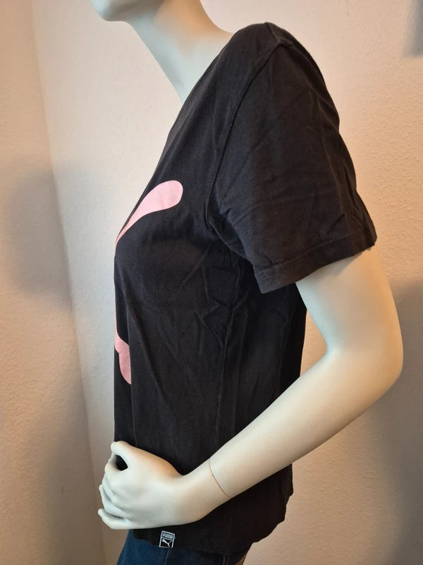 Puma Damen Big Logo T-Shirt in Schwarz/Rosé – Gr. L (lässiger Fit)