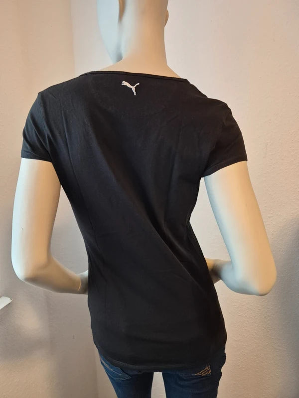 Puma Damen Sportlifestyle Script Logo T-Shirt in Schwarz – Gr. M