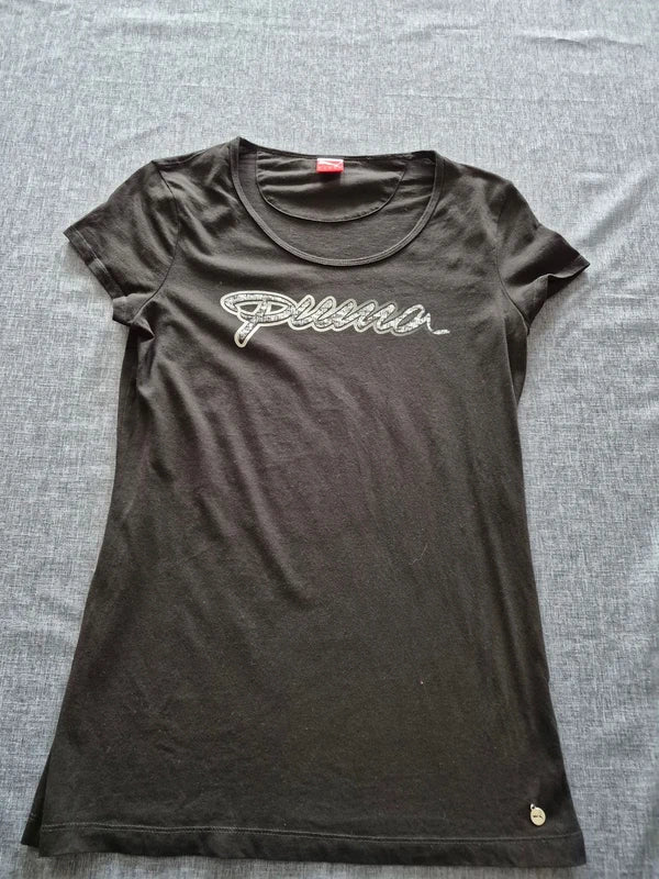 Puma Damen Sportlifestyle Script Logo T-Shirt in Schwarz – Gr. M