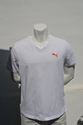 Puma V-Neck T-Shirt in Weiß mit orangefarbener Logo-Stickerei – Gr. XL