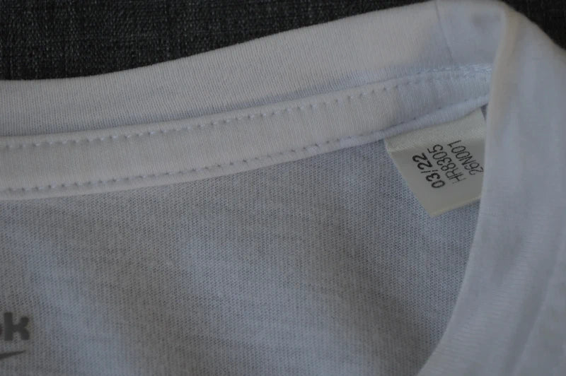 Reebok Classic Halftone Vector Logo T-Shirt in Weiß – Gr. M