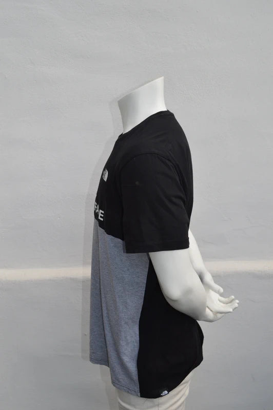 The North Face Herren Color-Block T-Shirt in SchwarzGrau – Gr. XL