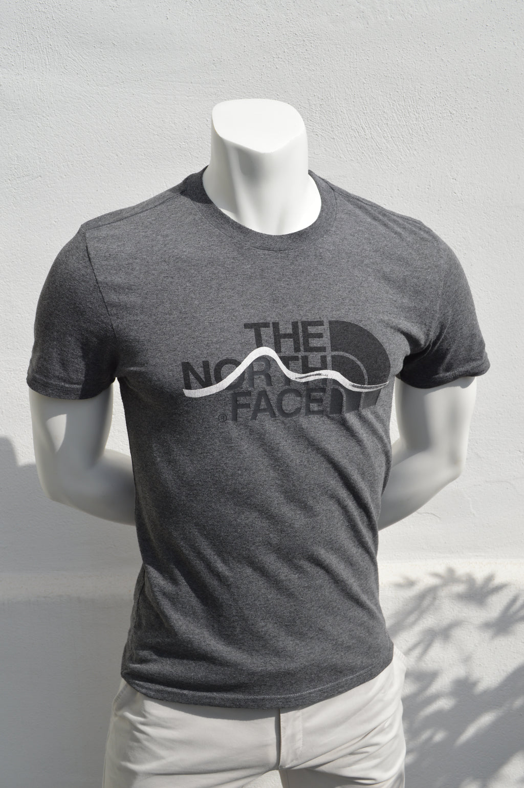The North Face T-Shirt Grau Melange – Mountain Print Größe M