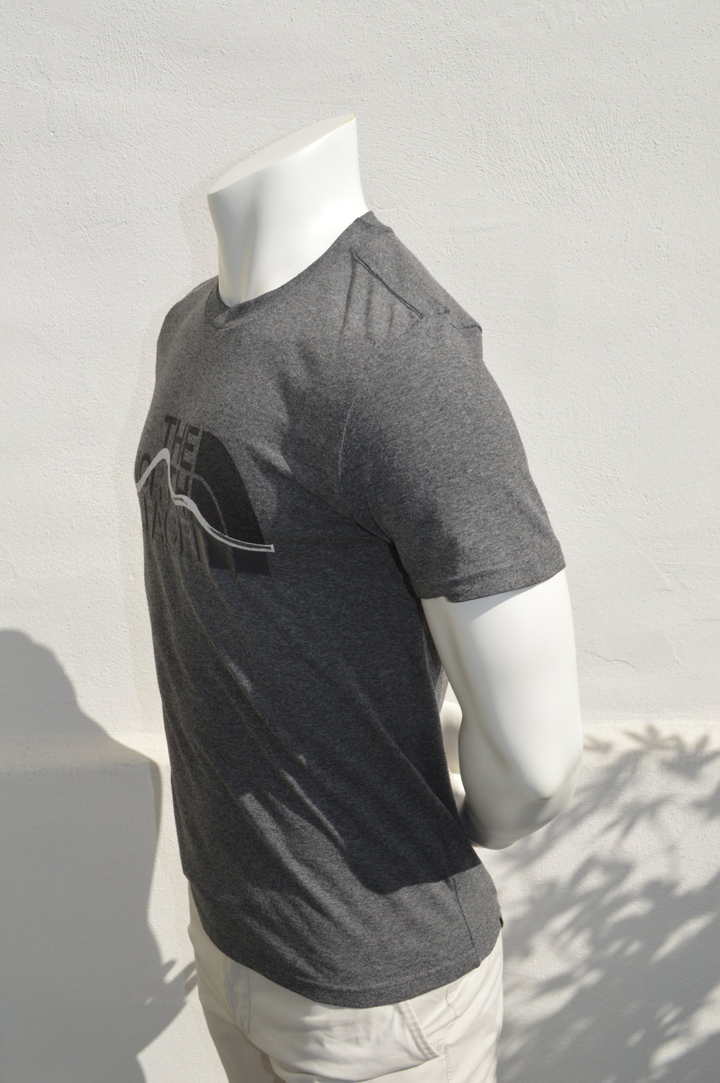 The North Face T-Shirt Grau Melange – Mountain Print Größe M