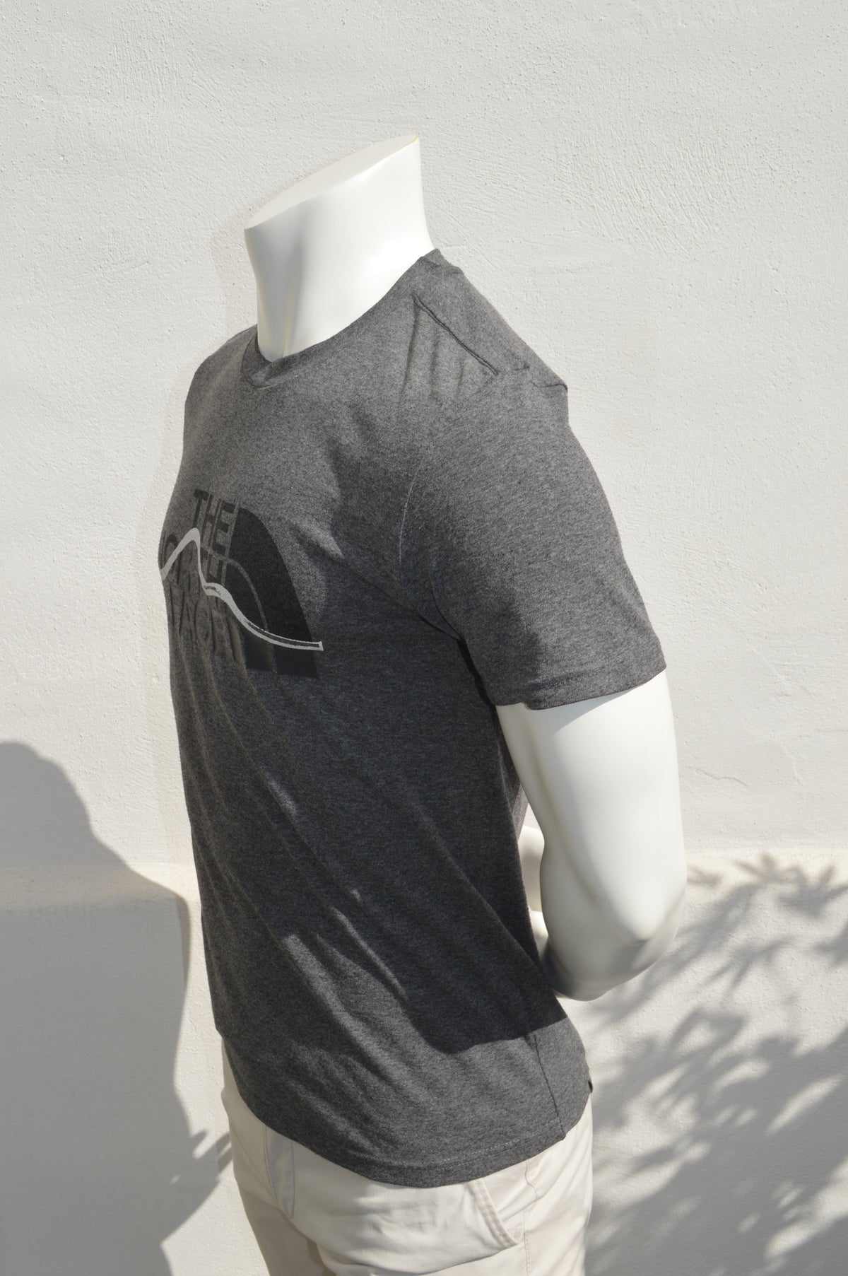 The North Face T-Shirt Grau Melange – Mountain Print Größe M