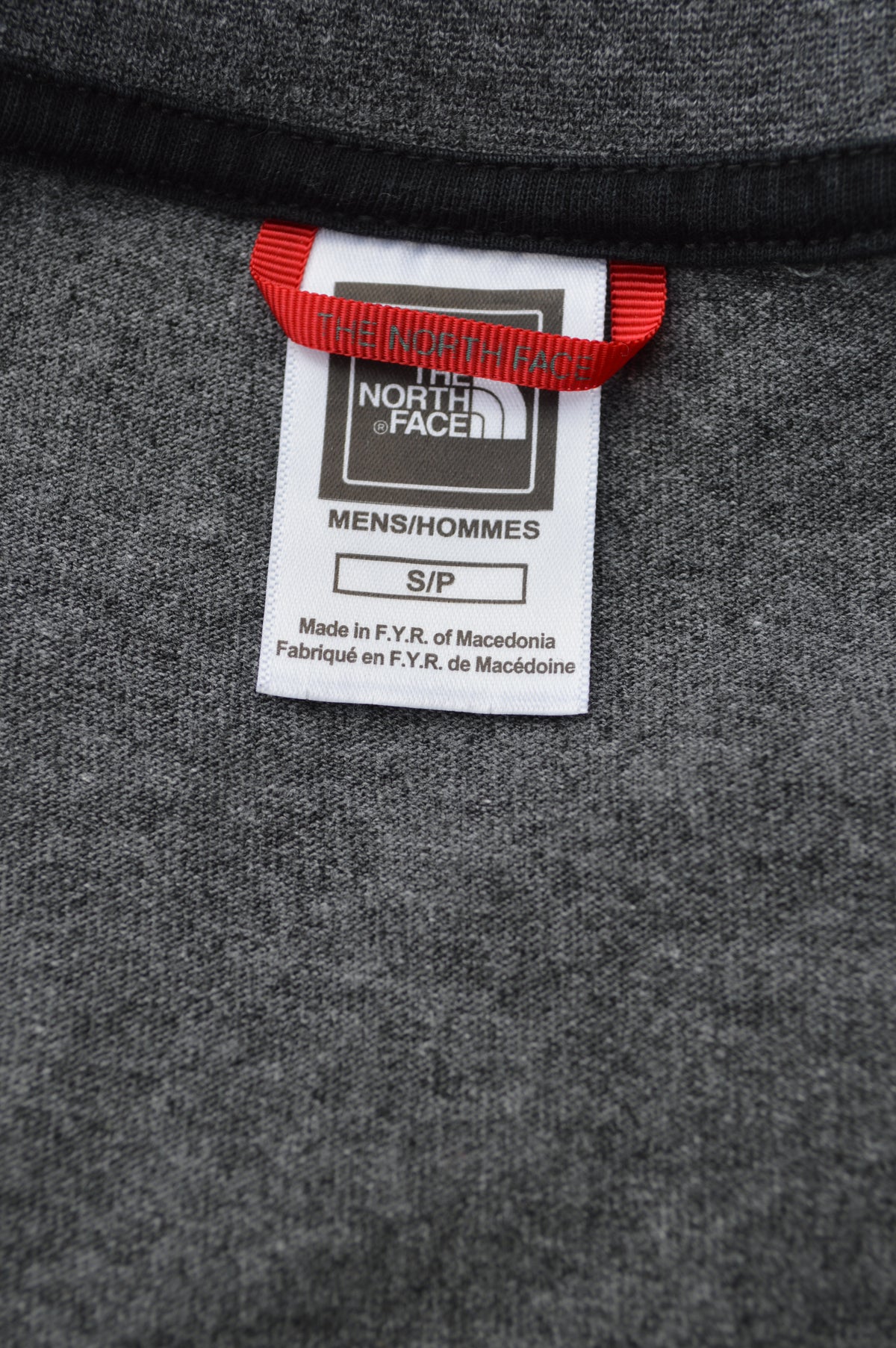 The North Face T-Shirt Grau Melange – Mountain Print Größe M