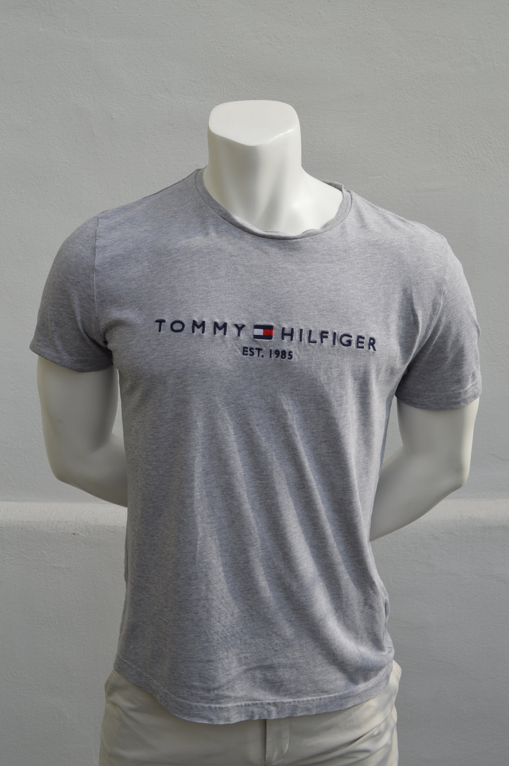 Tommy Hilfiger Herren T-Shirt Grau Meliert mit Est. 1985 Brust-Stick – Größe M (Organic Cotton)