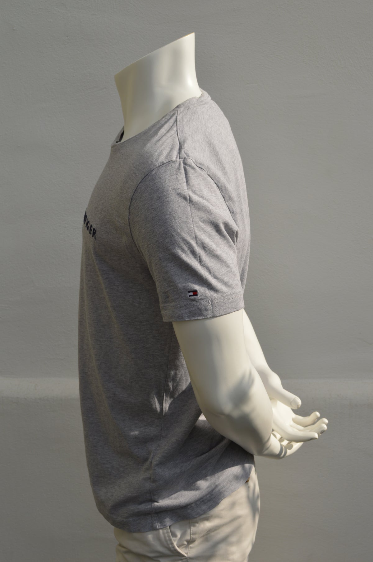 Tommy Hilfiger Herren T-Shirt Grau Meliert mit Est. 1985 Brust-Stick – Größe M (Organic Cotton)