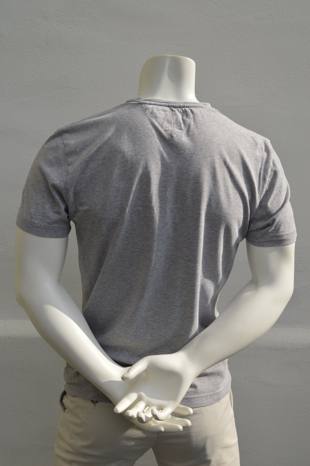 Tommy Hilfiger Herren T-Shirt Grau Meliert mit Est. 1985 Brust-Stick – Größe M (Organic Cotton)