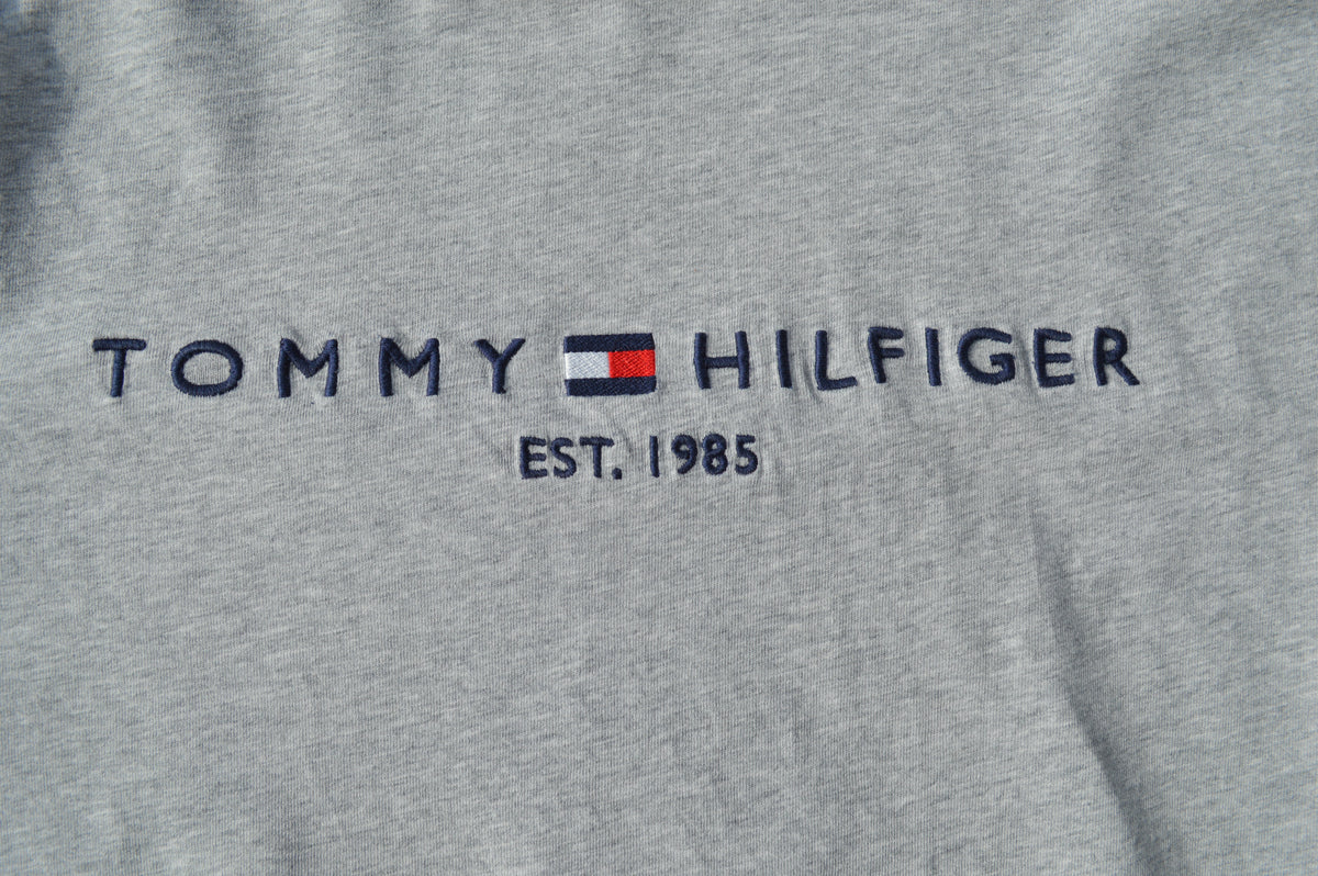Tommy Hilfiger Herren T-Shirt Grau Meliert mit Est. 1985 Brust-Stick – Größe M (Organic Cotton)