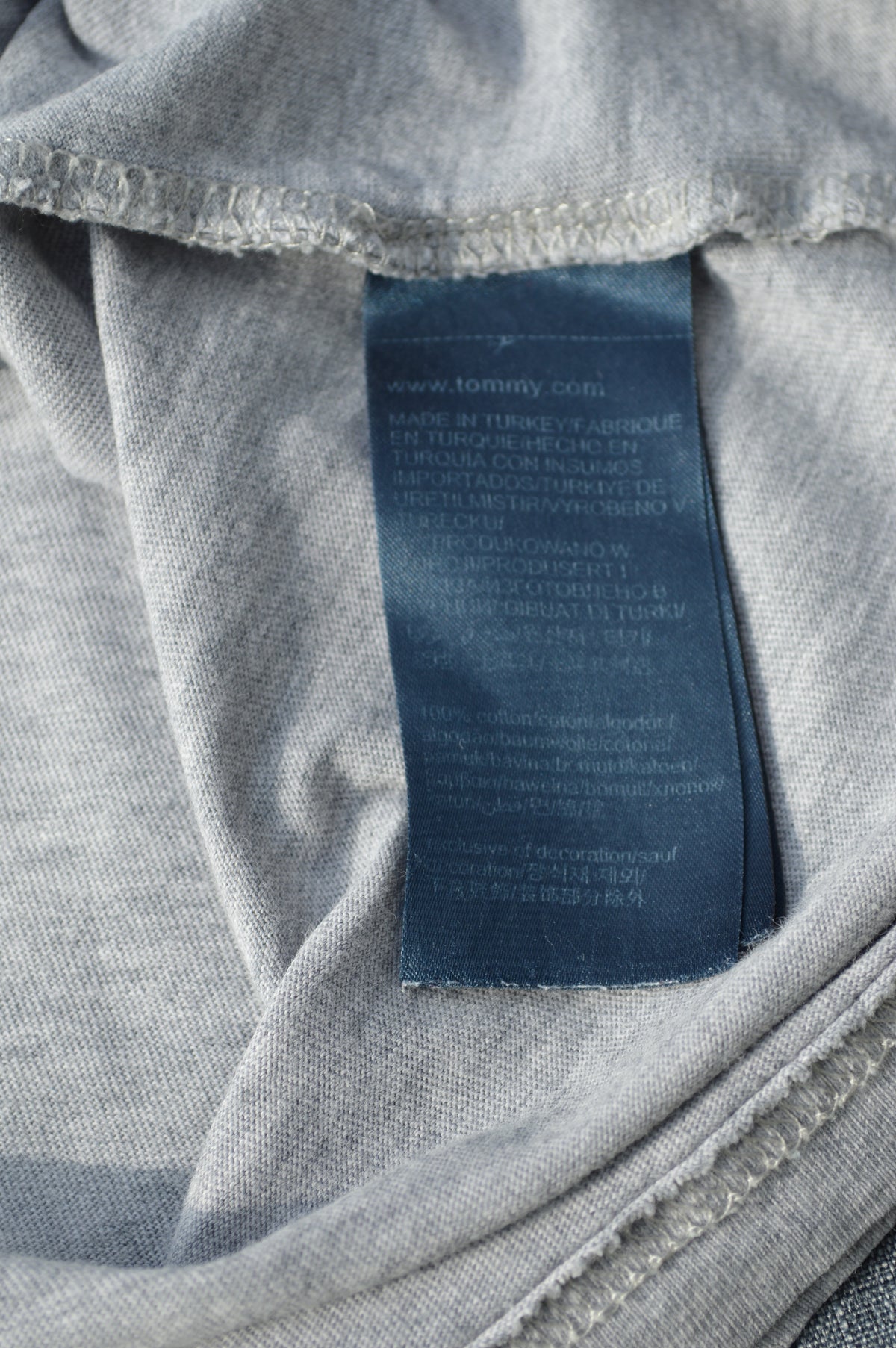 Tommy Hilfiger Herren T-Shirt Grau Meliert mit Est. 1985 Brust-Stick – Größe M (Organic Cotton)