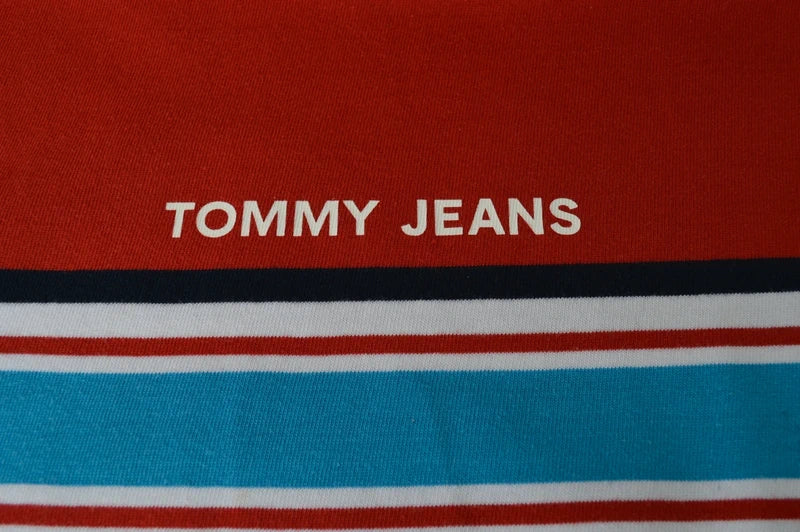 Tommy Jeans Herren Oversized Colorblock T-Shirt in Rot/Weiß – Gr. XS (fällt aus wie S-M)