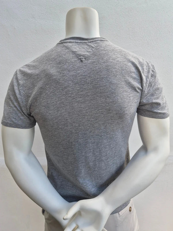 Tommy Jeans Herren/Unisex College Logo T-Shirt in Grau/Rot – Gr. XS