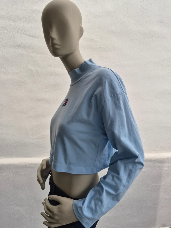 Tommy Jeans – Damen Crop Mock-Neck Langarmshirt in Pastellblau – Gr. S