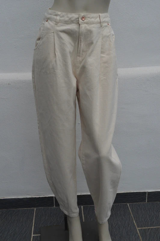 Vero Moda Damen High-Waist Bundfalten-Jeans in Creme  Off-White – Gr. M