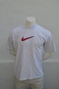Vintage Nike „Just Do It“ Big Backprint T-Shirt – Weiß/Rot – Gr. M (fällt aus wie L / Oversized)