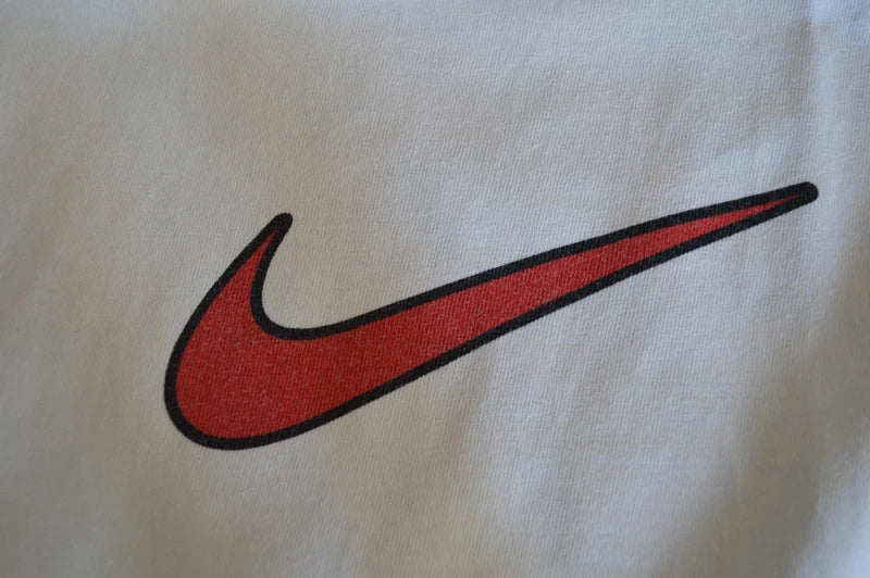 Vintage Nike „Just Do It“ Big Backprint T-Shirt – Weiß/Rot – Gr. M (fällt aus wie L / Oversized)