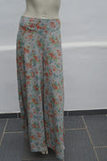 Zara Trafaluc Flowy Wide-Leg Palazzohose mit Blumenmuster – GrauRot – Größe M (Hervorragender Zustand)