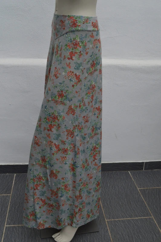 Zara Trafaluc Flowy Wide-Leg Palazzohose mit Blumenmuster – GrauRot – Größe M (Hervorragender Zustand)