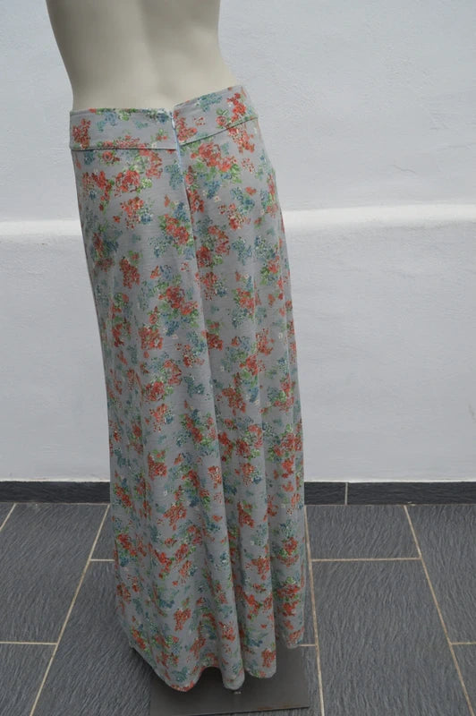 Zara Trafaluc Flowy Wide-Leg Palazzohose mit Blumenmuster – GrauRot – Größe M (Hervorragender Zustand)