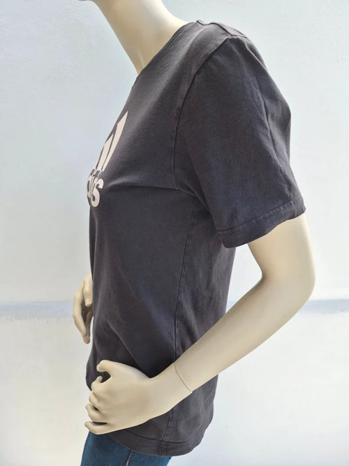 adidas Damen Essentials Big Logo T-Shirt in Washed Black – Gr. S