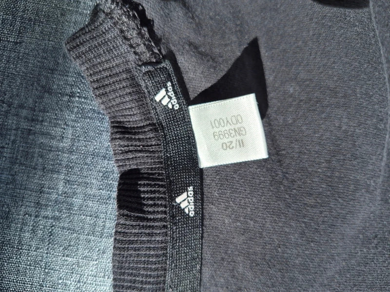 adidas Damen Essentials Big Logo T-Shirt in Washed Black – Gr. S
